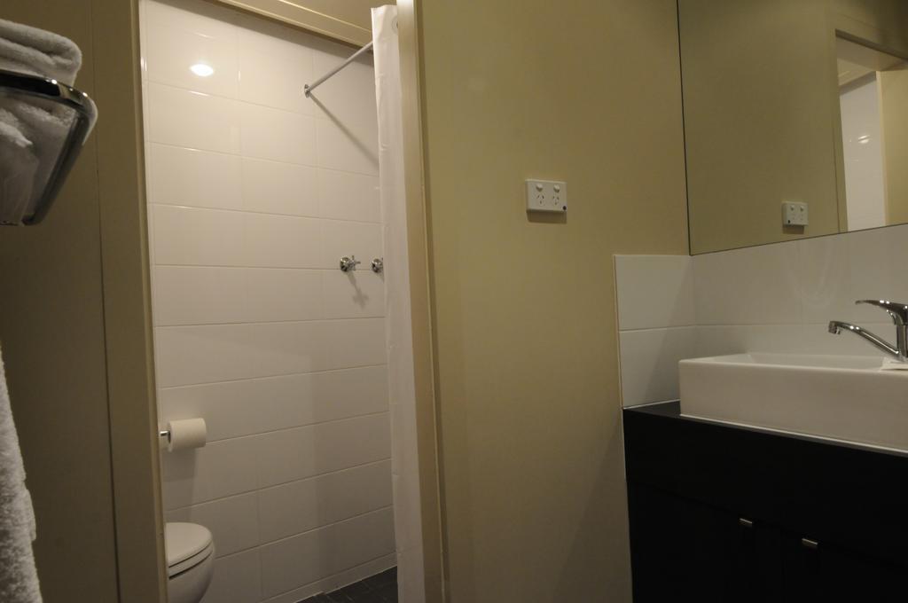 Mansfield Park Motel 3*