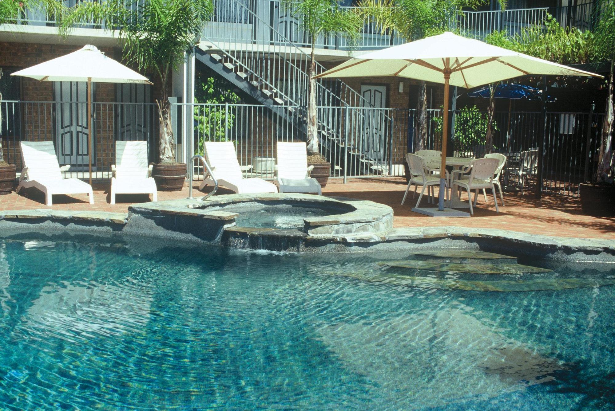 Ibis Styles Manor Motel