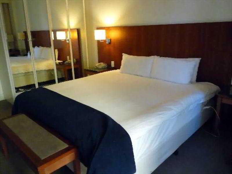 Majestic Roof Garden Hotel 4*