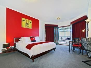Wine And Roses Bed & Breakfast 4*