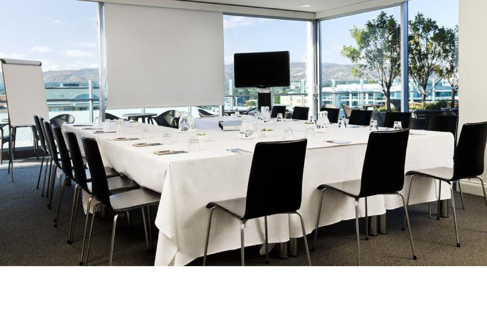 Majestic Roof Garden Hotel Adelaide