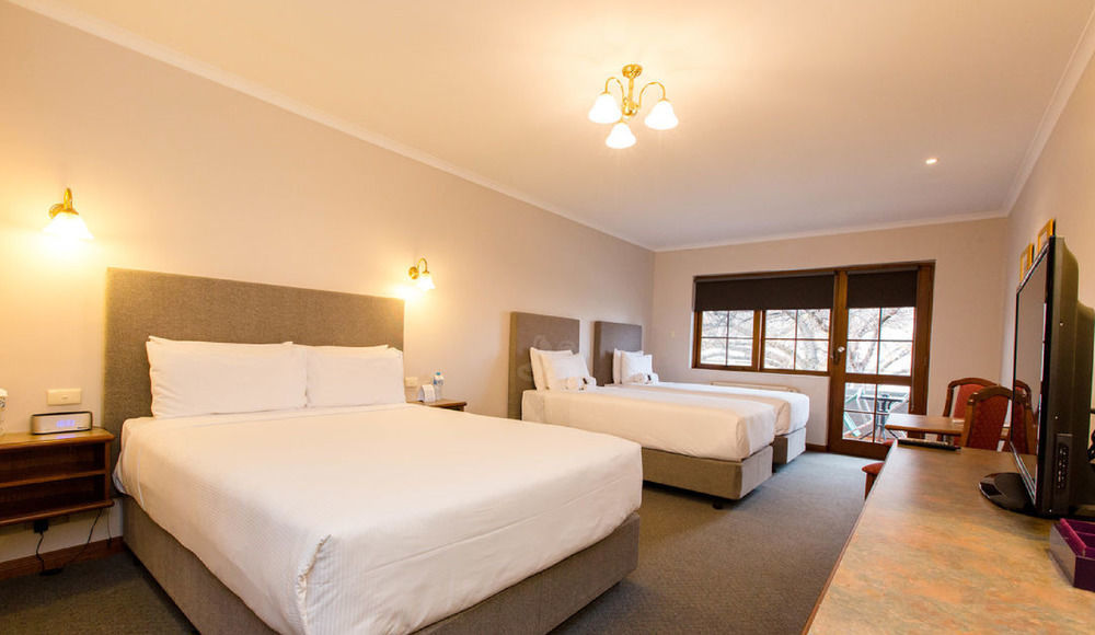 Adelaide Inn 4*