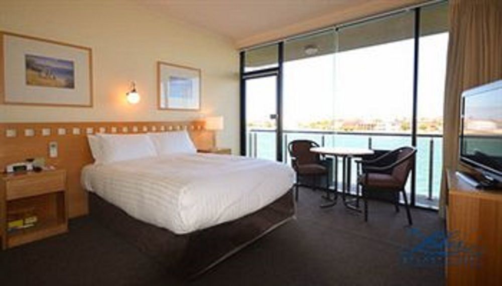 Lakes 4* Adelaide