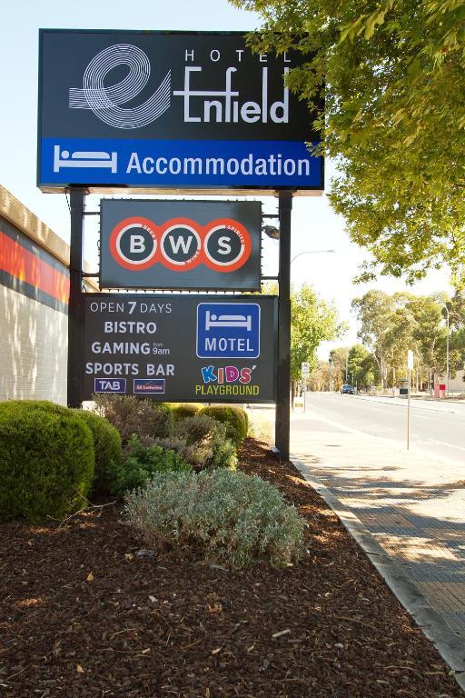 Hotel Enfield 3*
