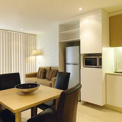 Aparthotel Istay Precinct 4*