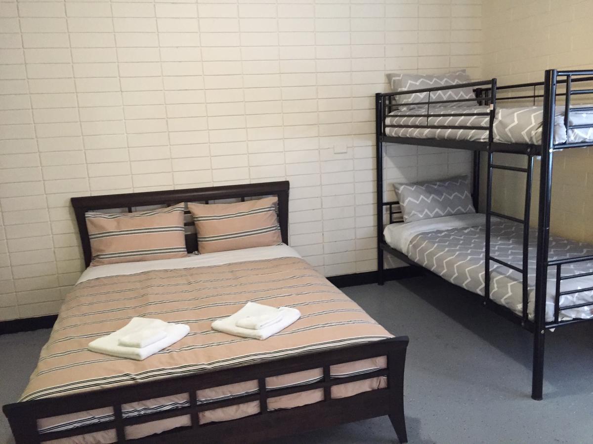 Hostel Backpackers And Travellers Adelaide