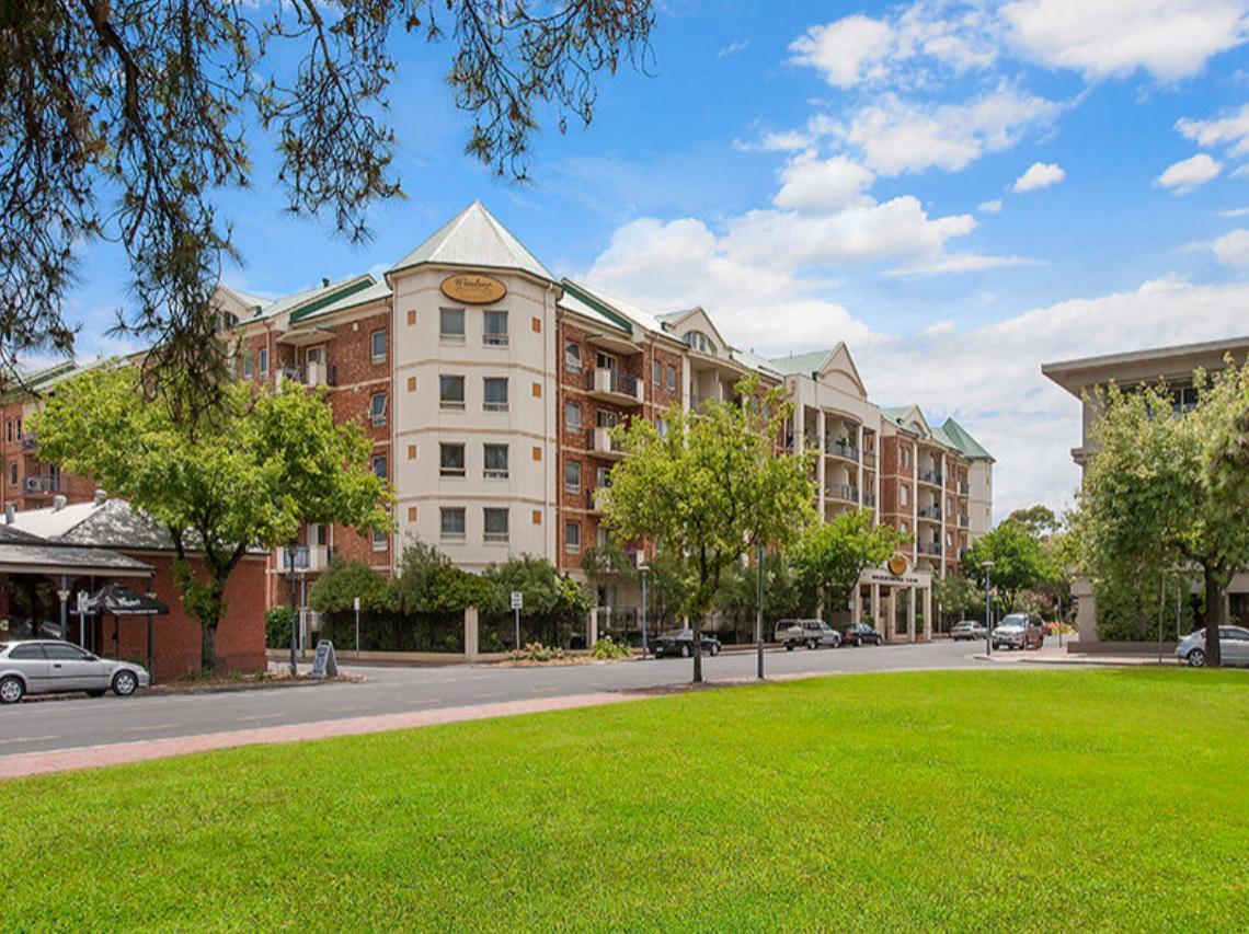 Spacious 4 Bedroom And 2 Bathrooms Apartment Adelaide