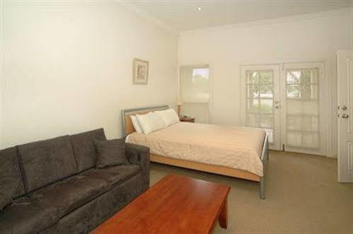 Michelles Garden 4*
