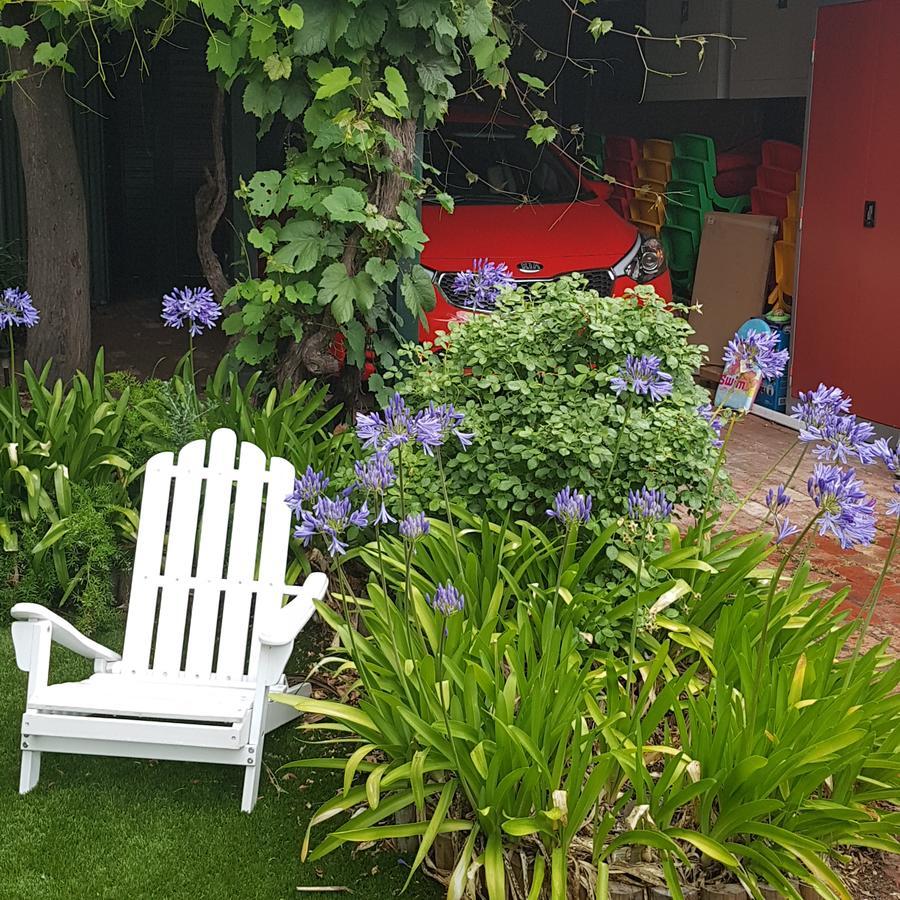 Bed & Breakfast Water Bay 4*
