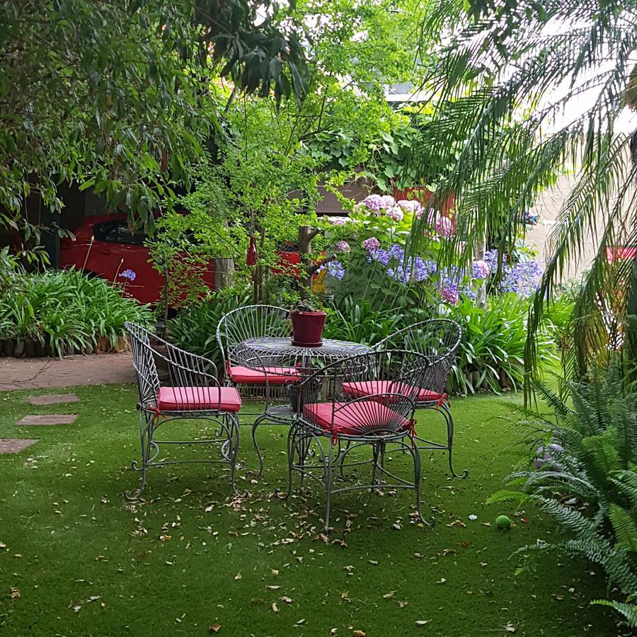 Bed & Breakfast Water Bay 4*