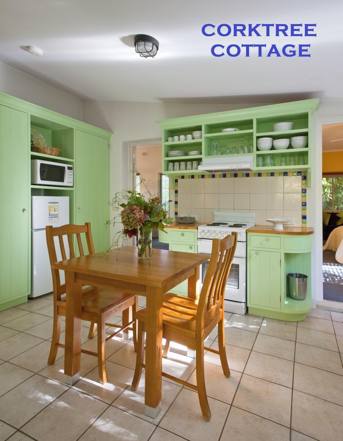 Bed & Breakfast Crafers Cottages Adelaide