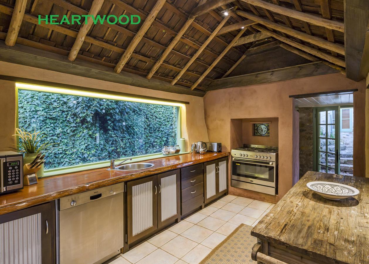 Bed & Breakfast Crafers Cottages Adelaide