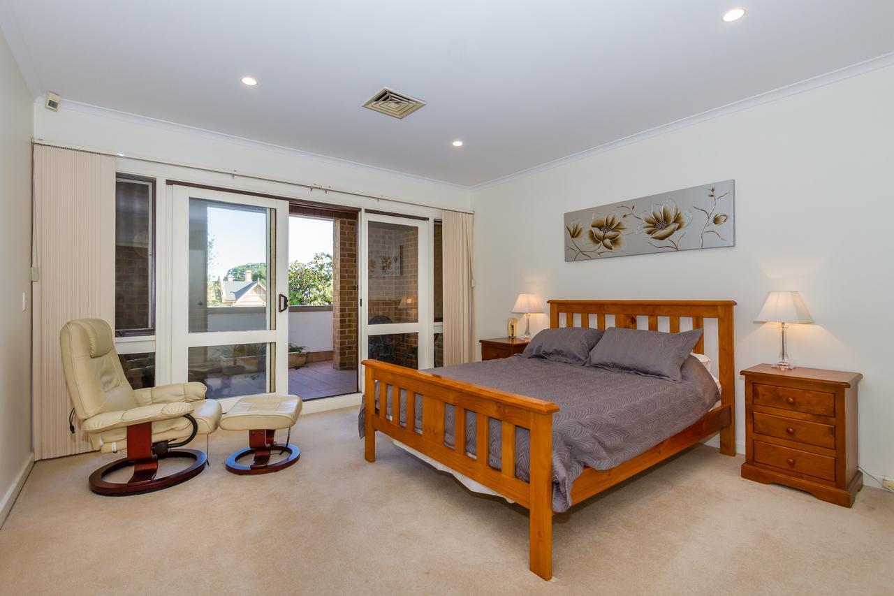 Apartment Style Accommodation-close To City-north Adelaide-3 Bdrm- Free Parking