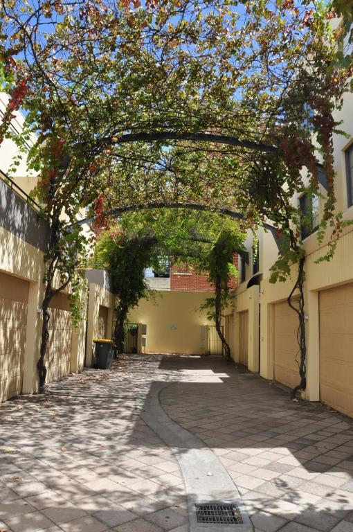 Rnr Serviced - Wakefield St Adelaide