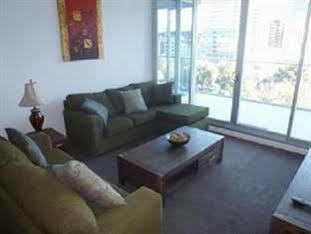 Luxury In The Sky On Hindmarsh Square Apartment