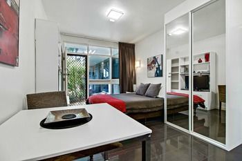 Dresscircle - Sussex St *