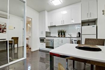 Dresscircle - Sussex St Apartment Adelaide