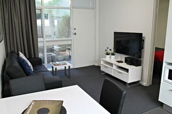 Apartment Dresscircle - Sussex St Adelaide