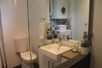 Dresscircle - Sussex St Apartment