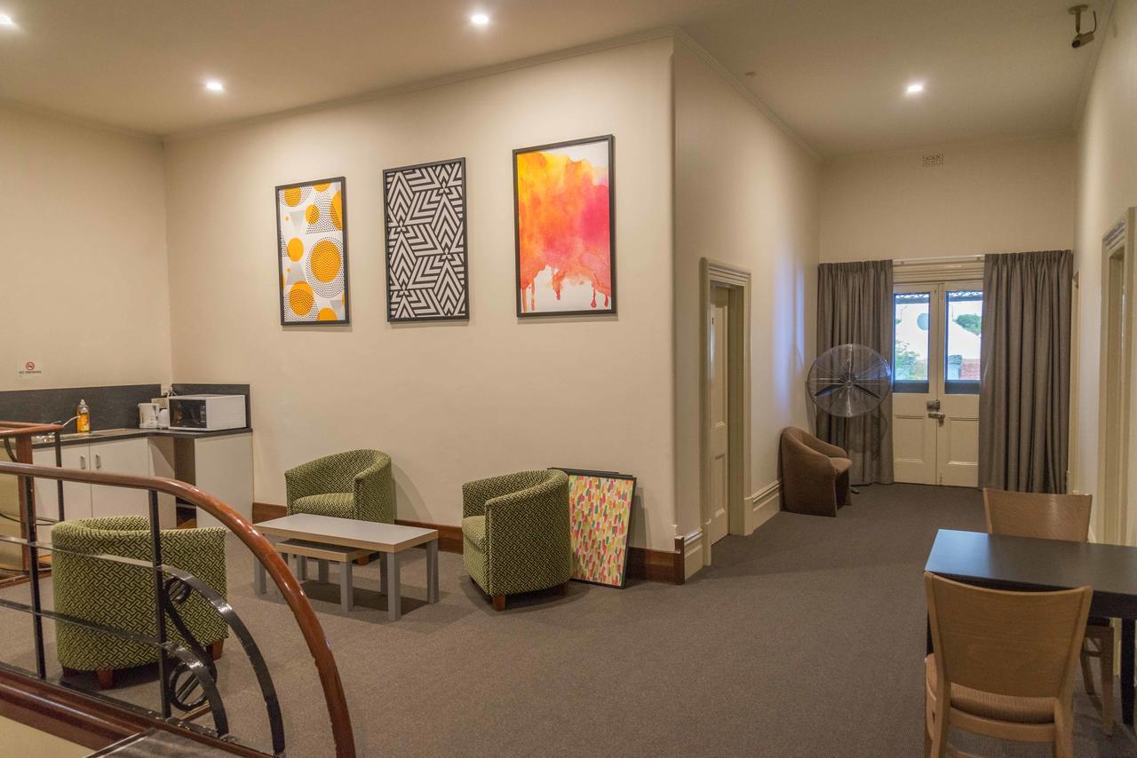 The Mile End Motel 3*