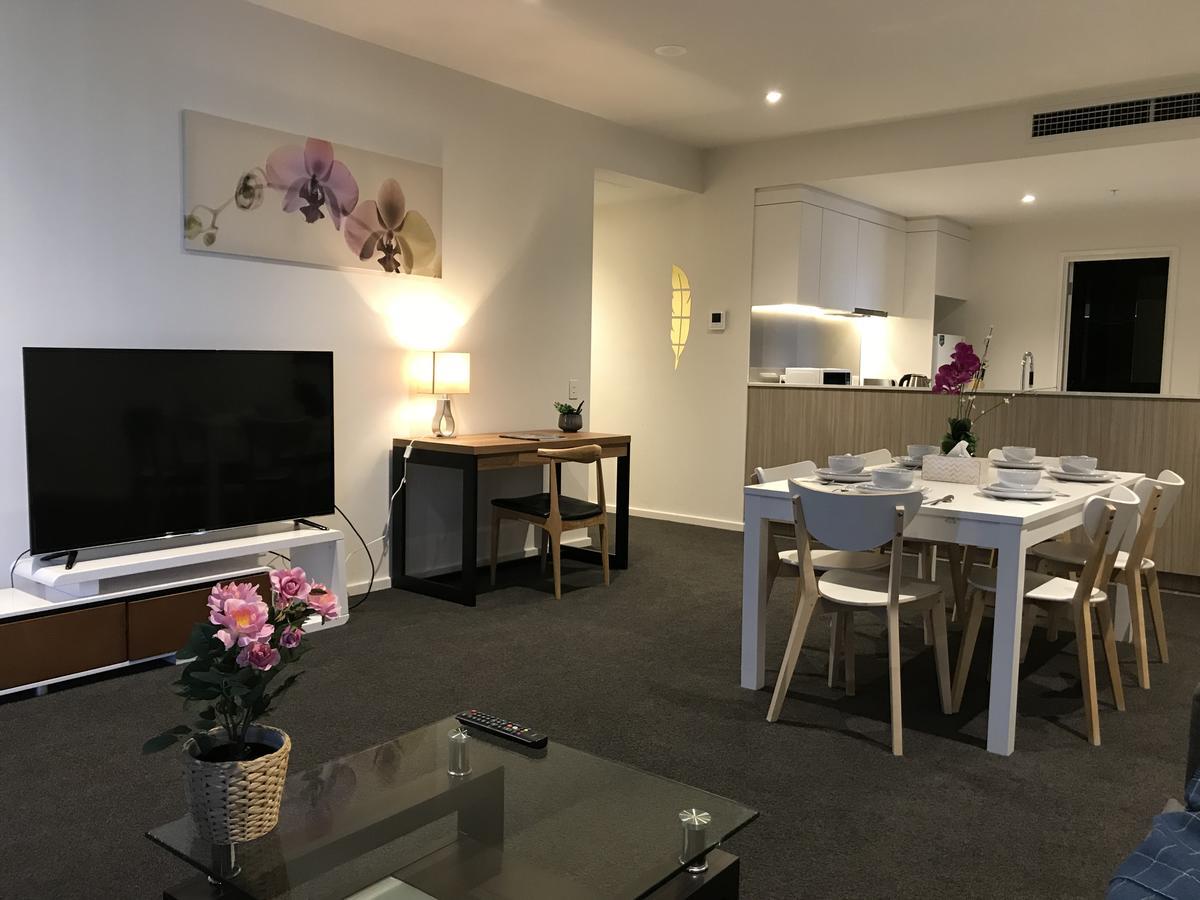 Vision On Morphett Central Aparthotel