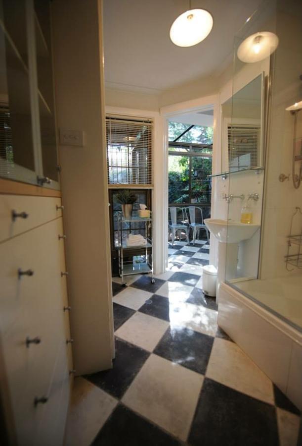 Jerningham Street 3*