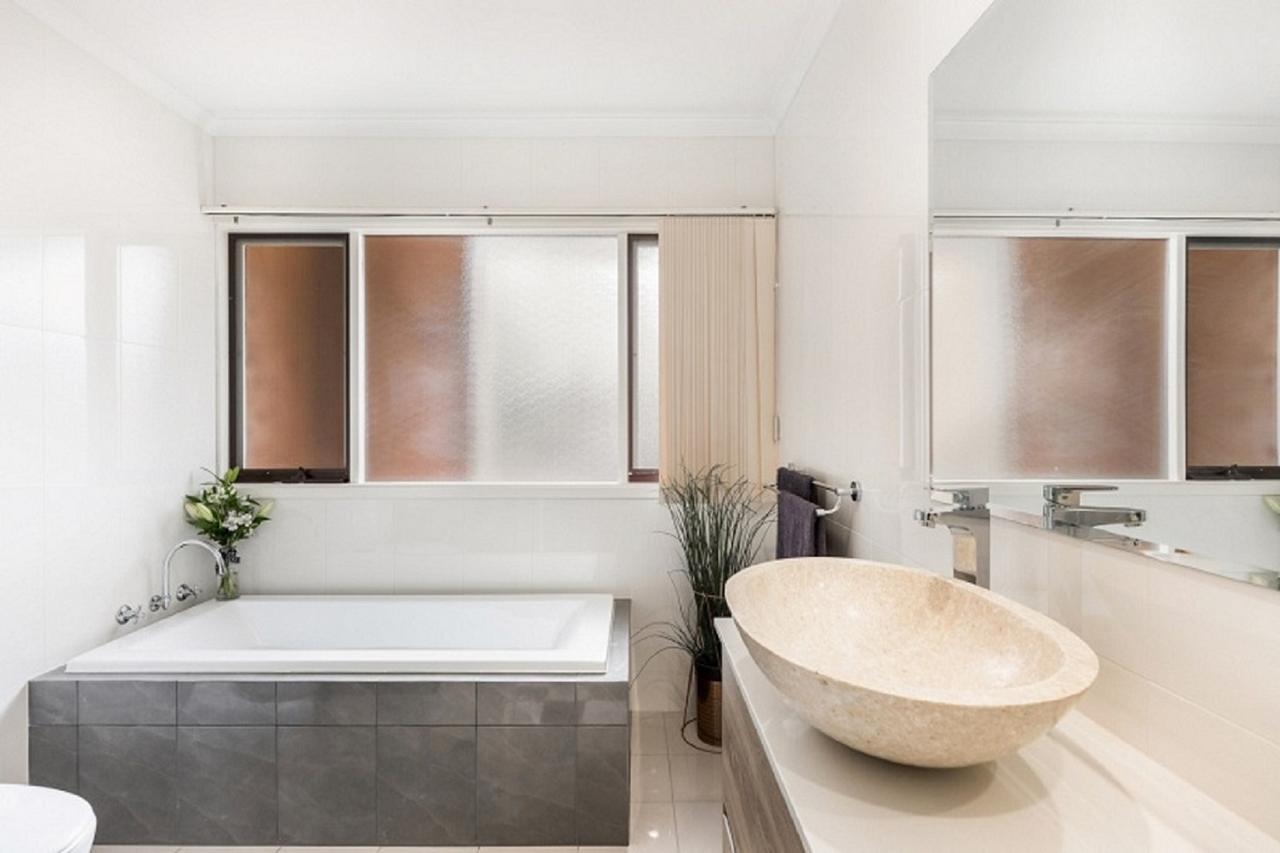 Style Accommodation-close To City-north Adelaide-3 Bdrm- Free Parking *