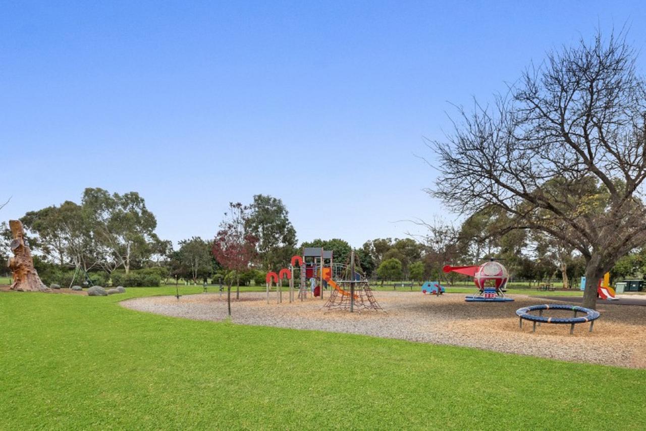 Style Accommodation-close To City-north Adelaide-3 Bdrm- Free Parking *