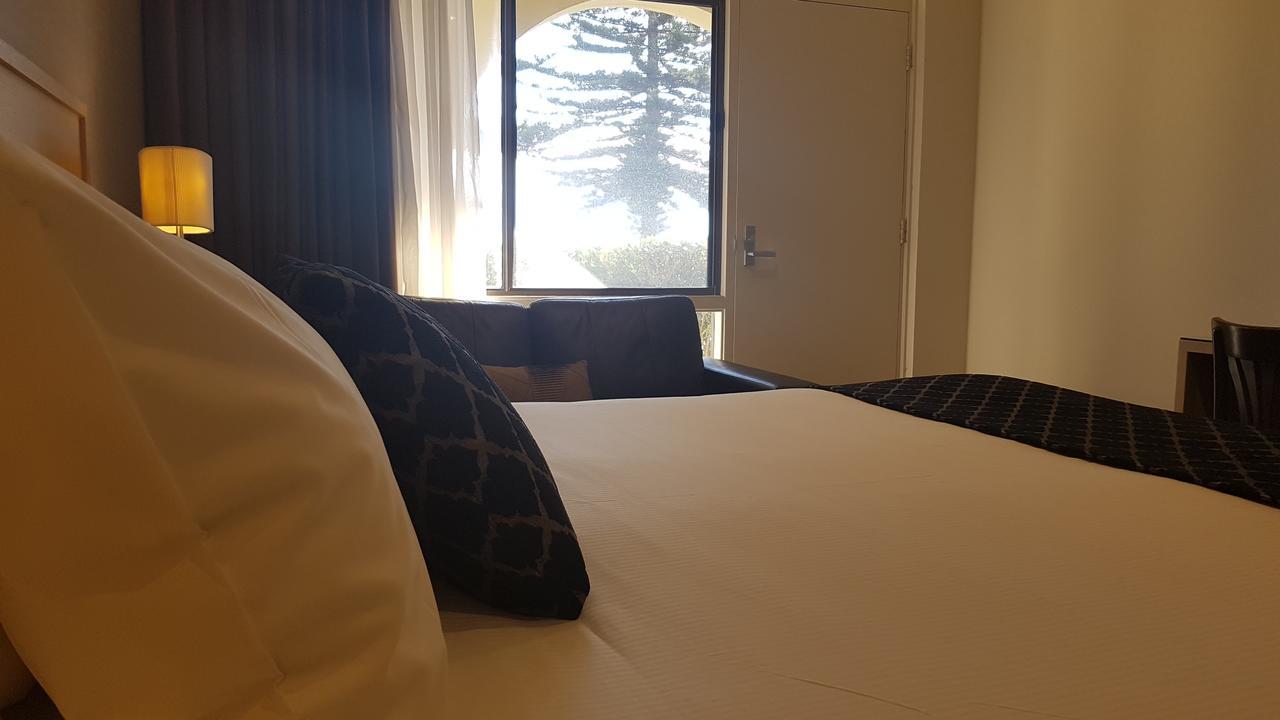 Hotel Largs Pier 4*