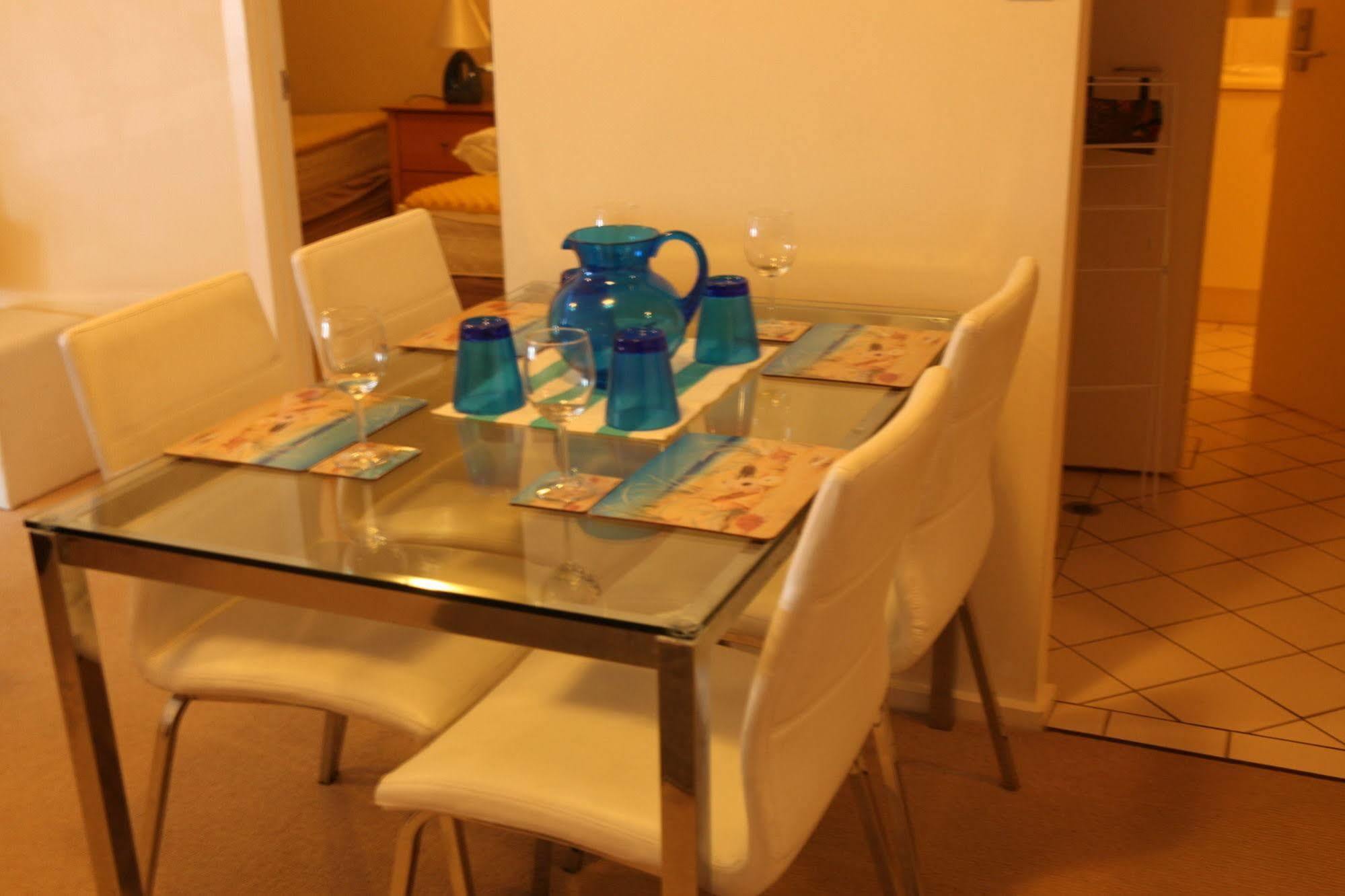 Aparthotel Glenelg Beachside