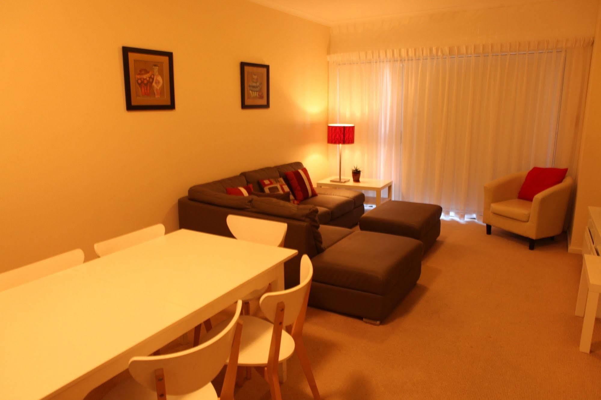 Glenelg Beachside 4* Adelaide