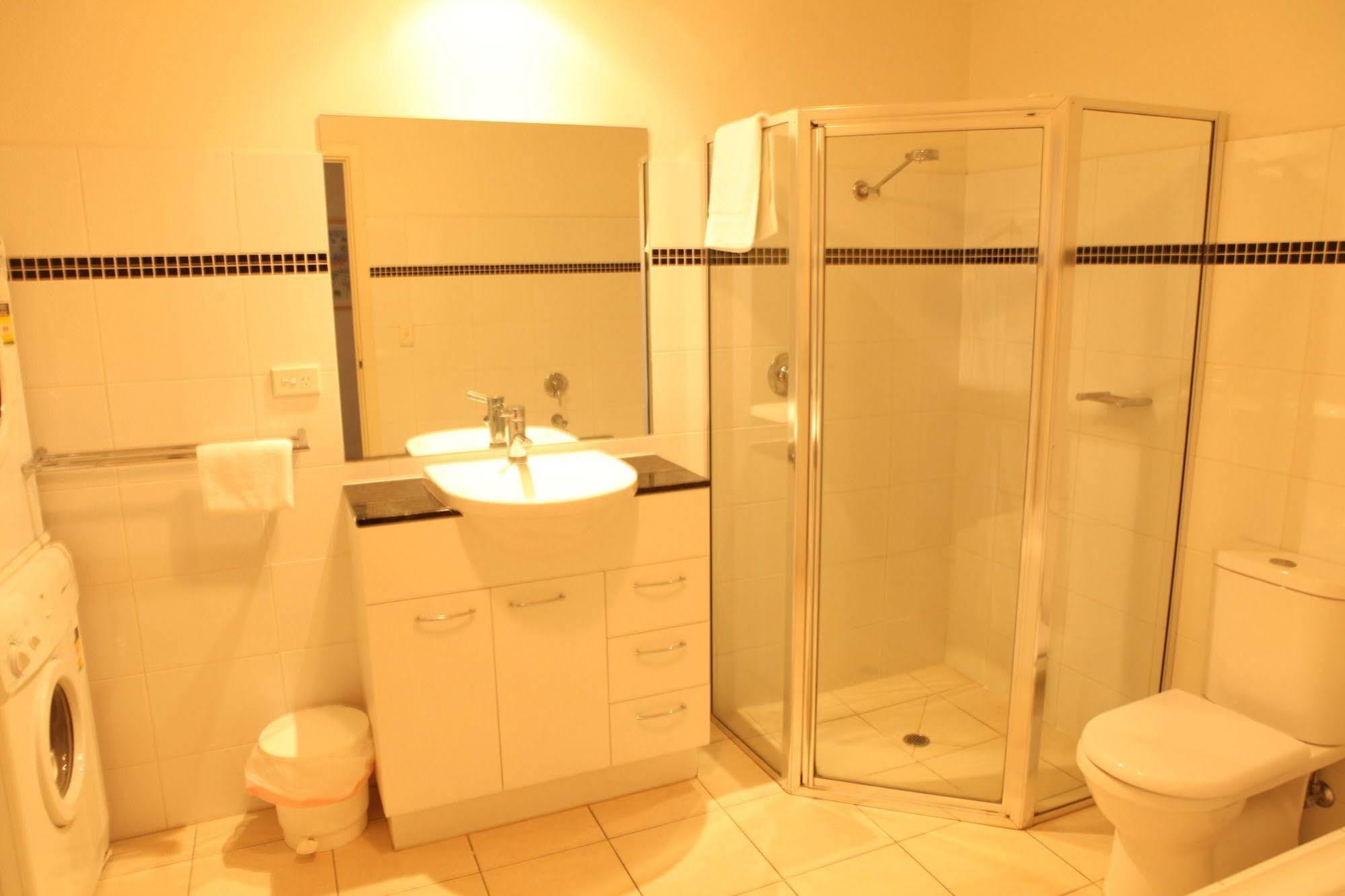Glenelg Beachside 4* Adelaide