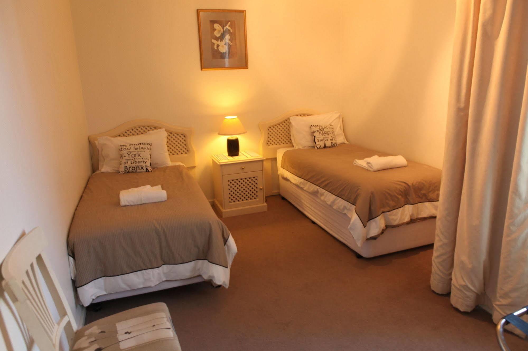 Glenelg Beachside 4*