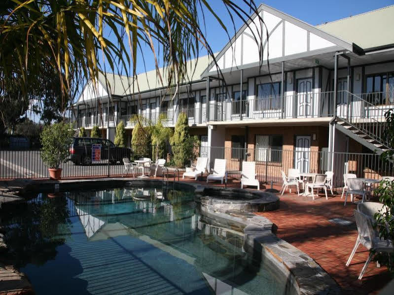 Ibis Styles Manor Motel