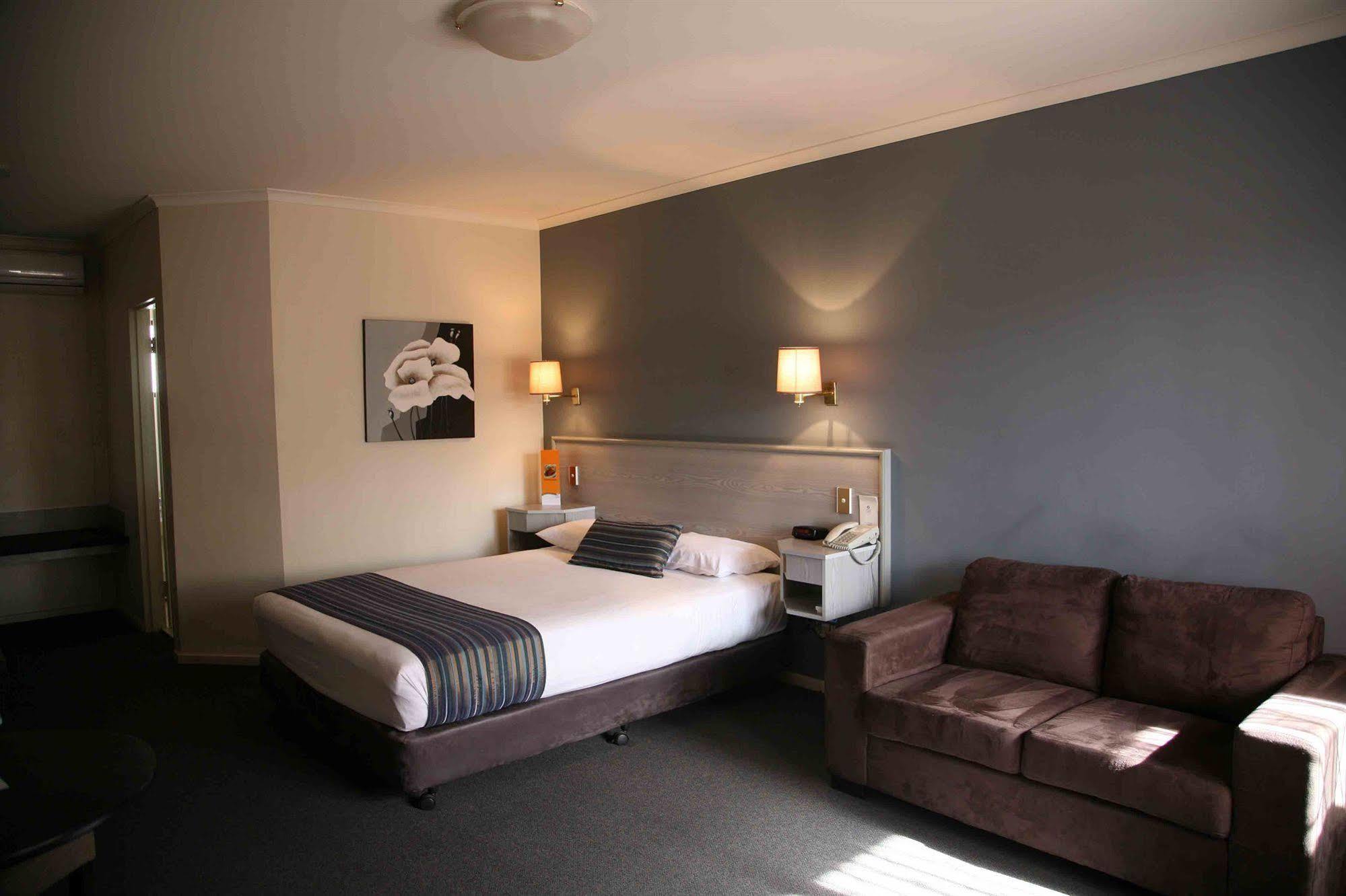 Ibis Styles Manor