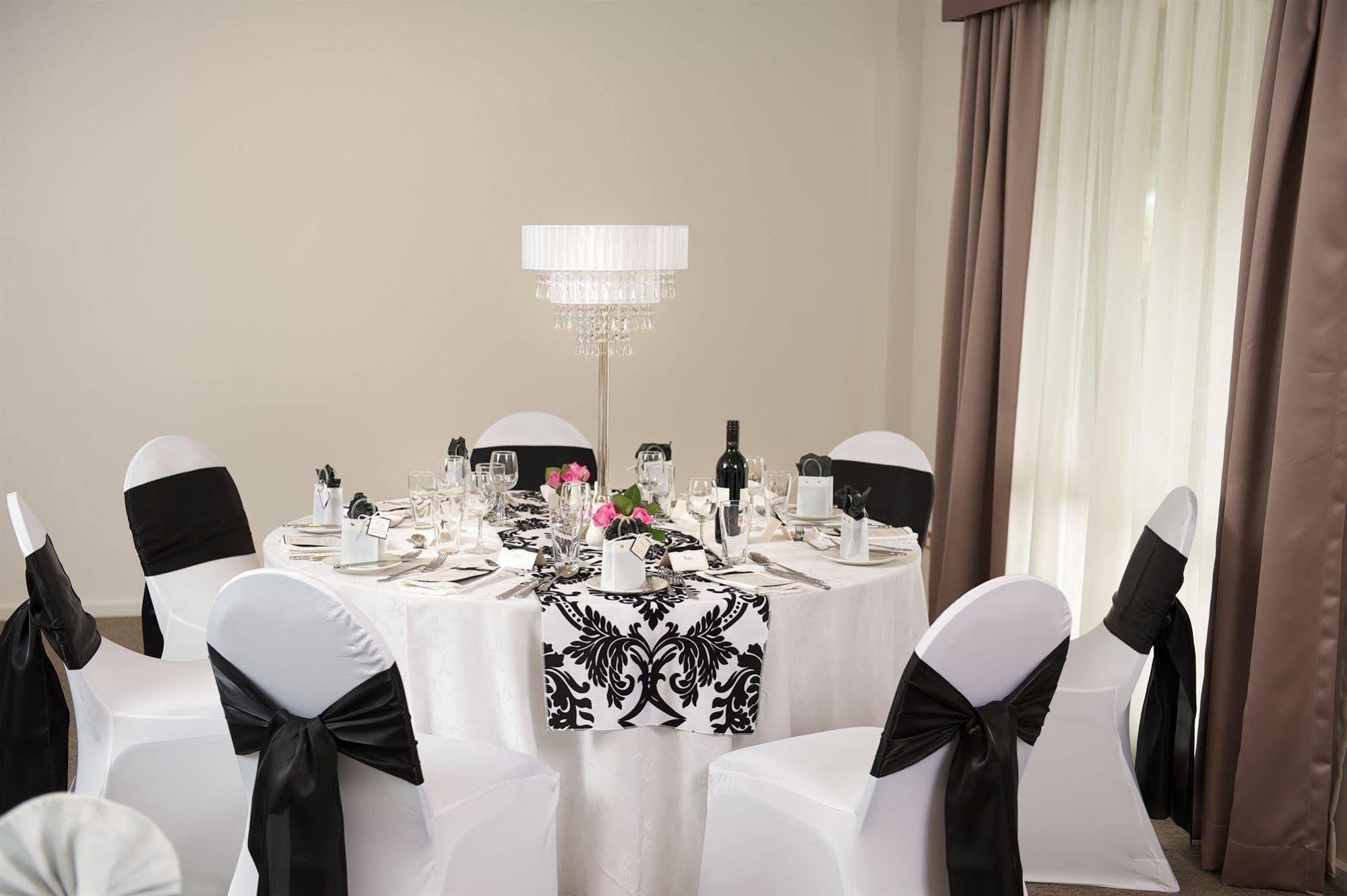 Ibis Styles Manor 4* Adelaide