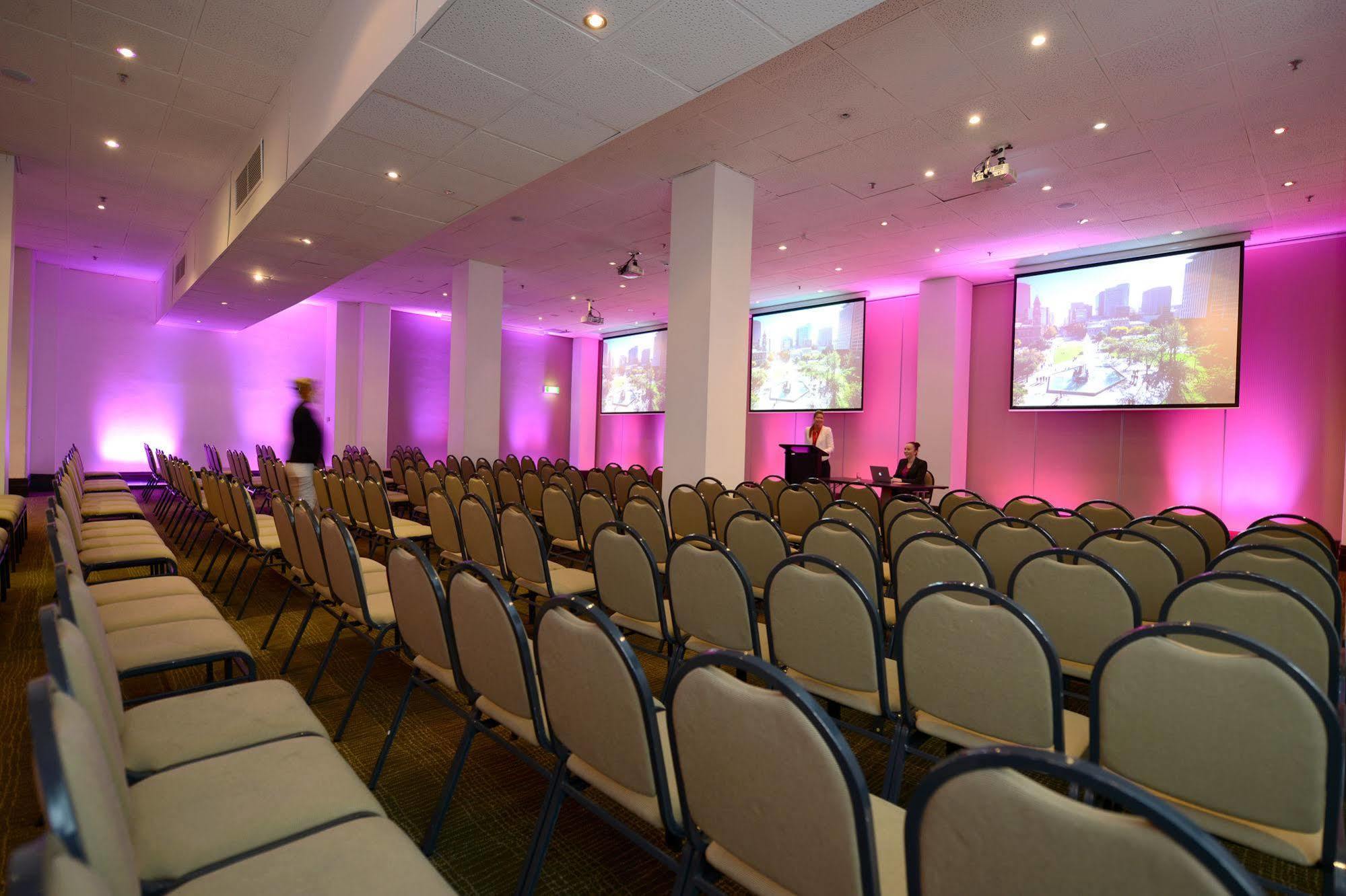 Ibis Styles Grosvenor Hotel 3*