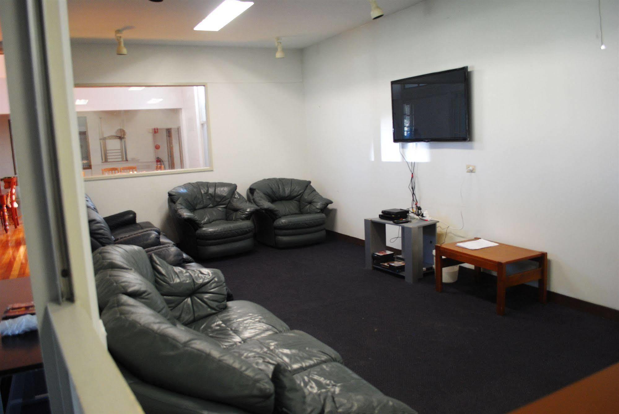 Port Backpackers Hostel