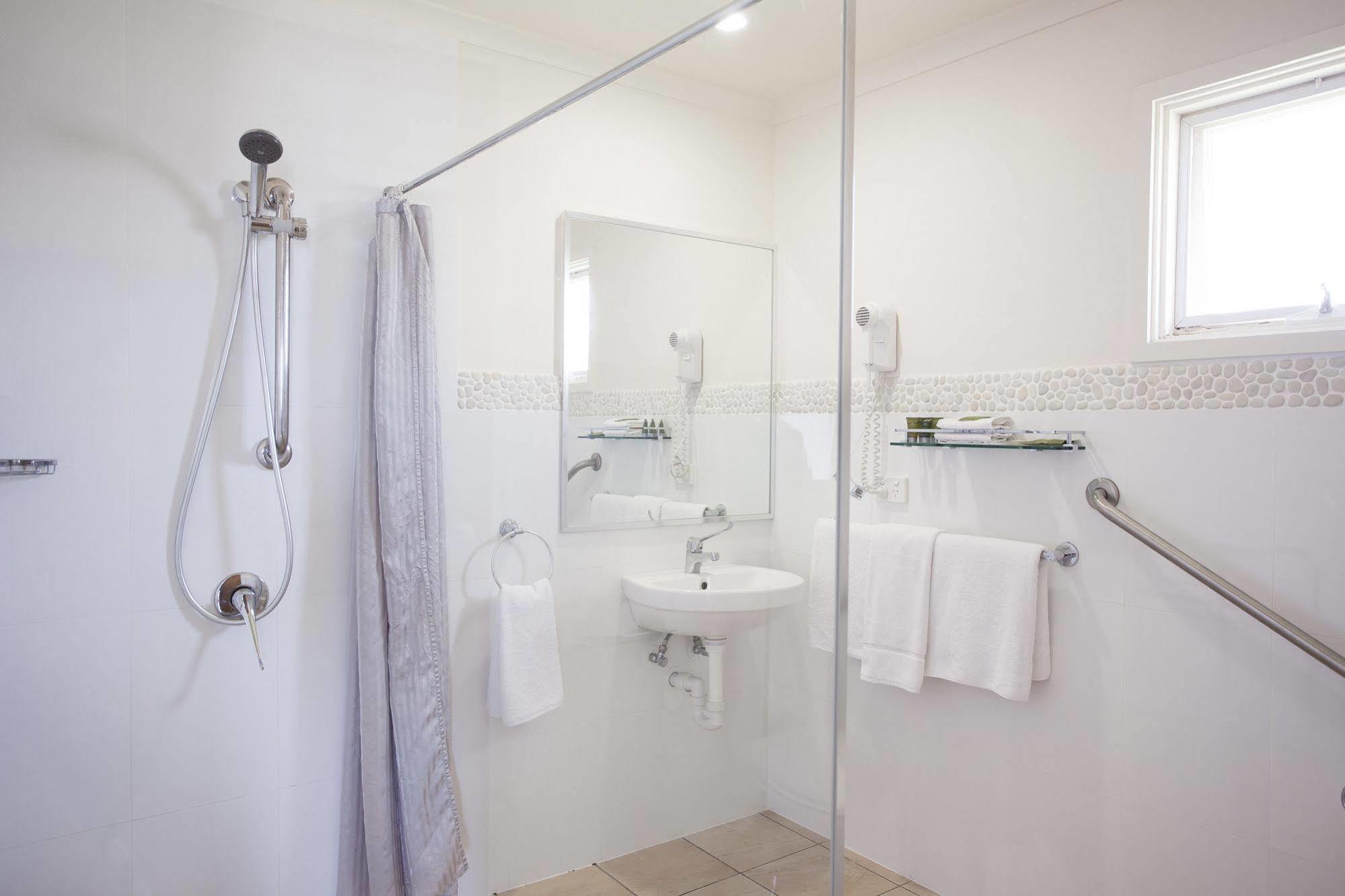 The Retreat West Parks 4* Adelaide