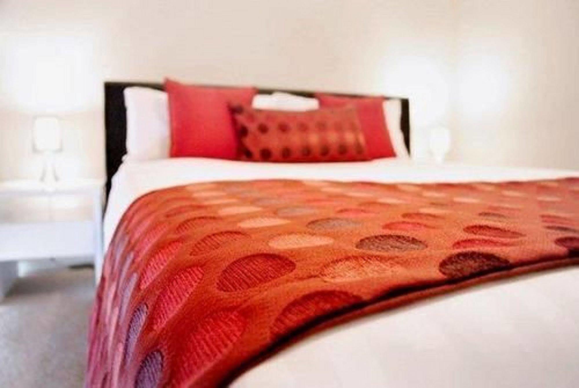 Hotel Mawson Lakes