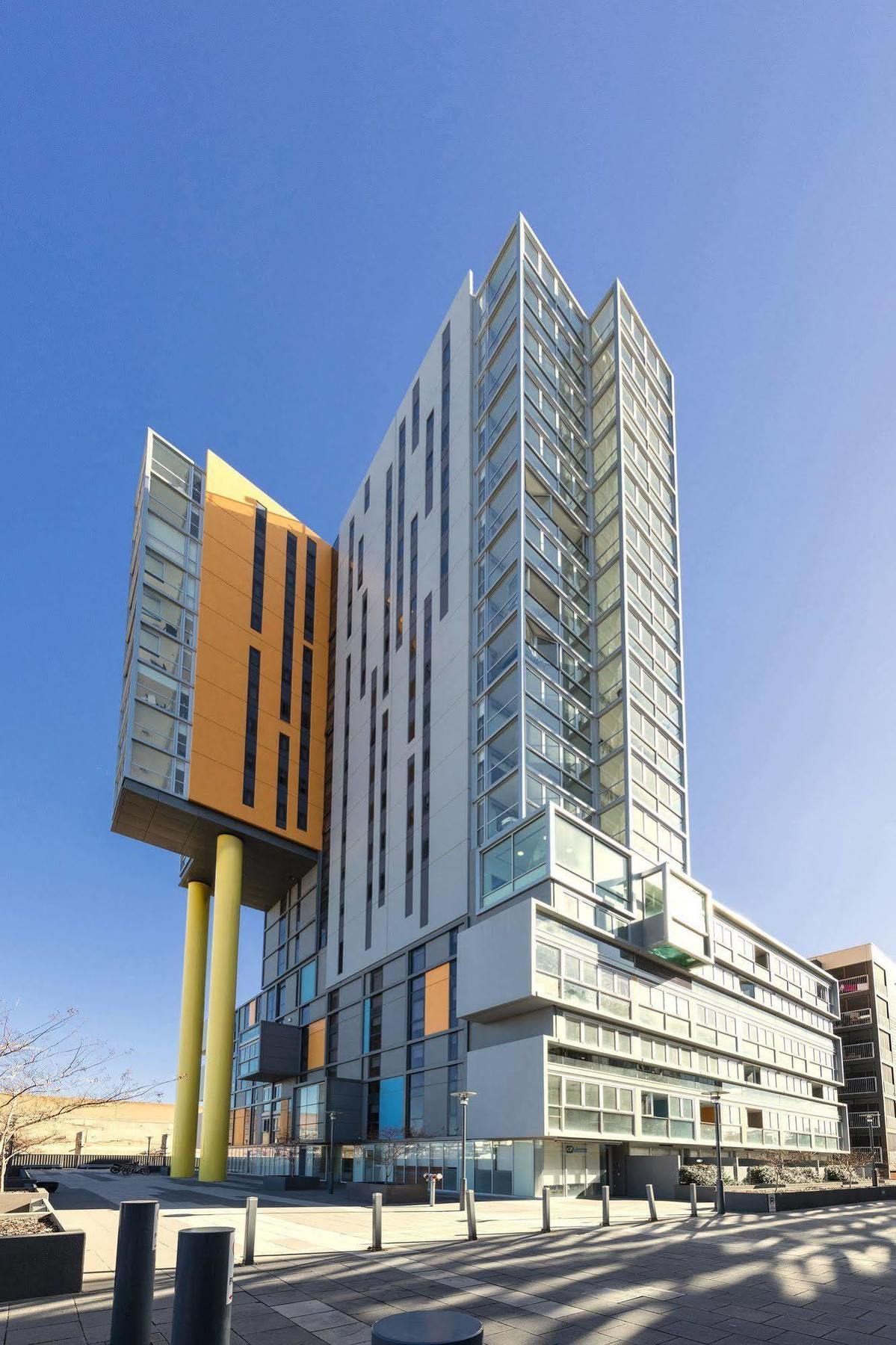 Istay Precinct Aparthotel