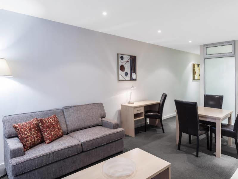 Istay Precinct Aparthotel 4*