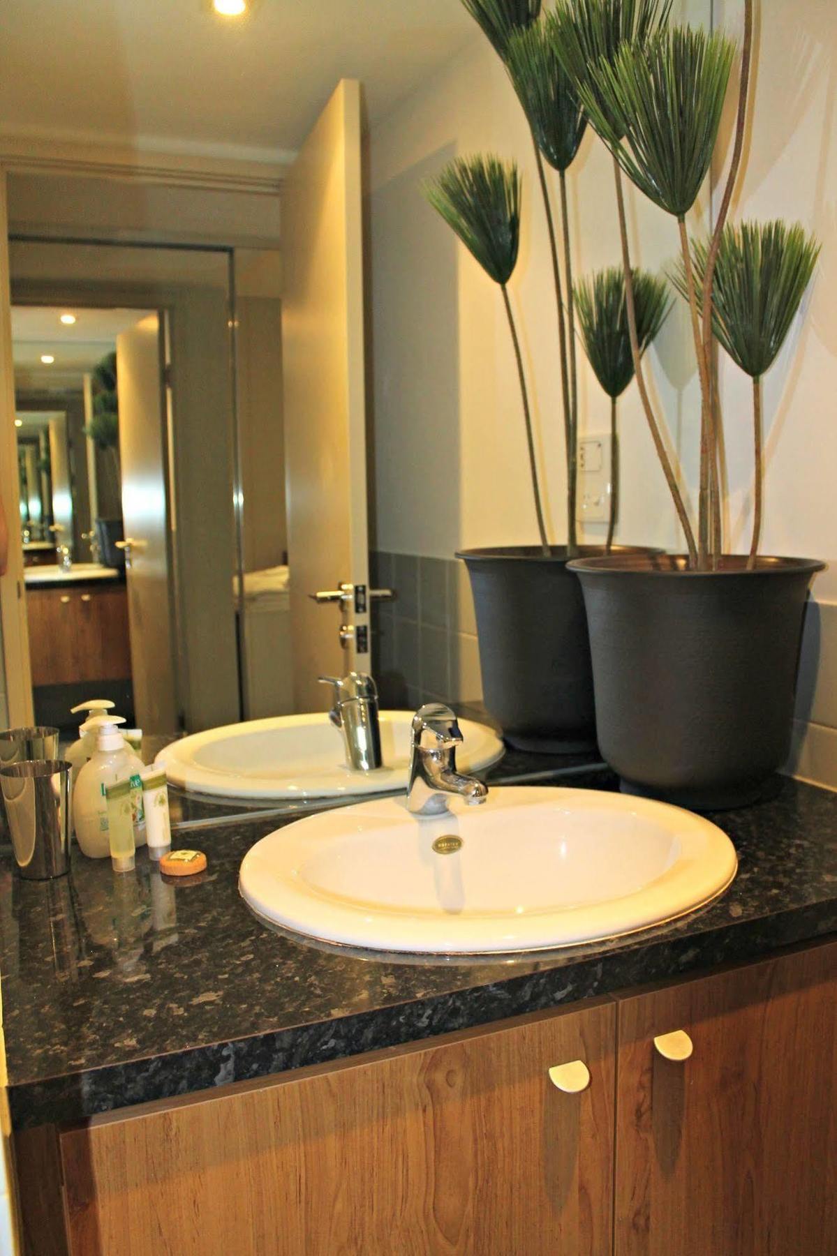 Apartment Dress Circle - North Terrace Adelaide