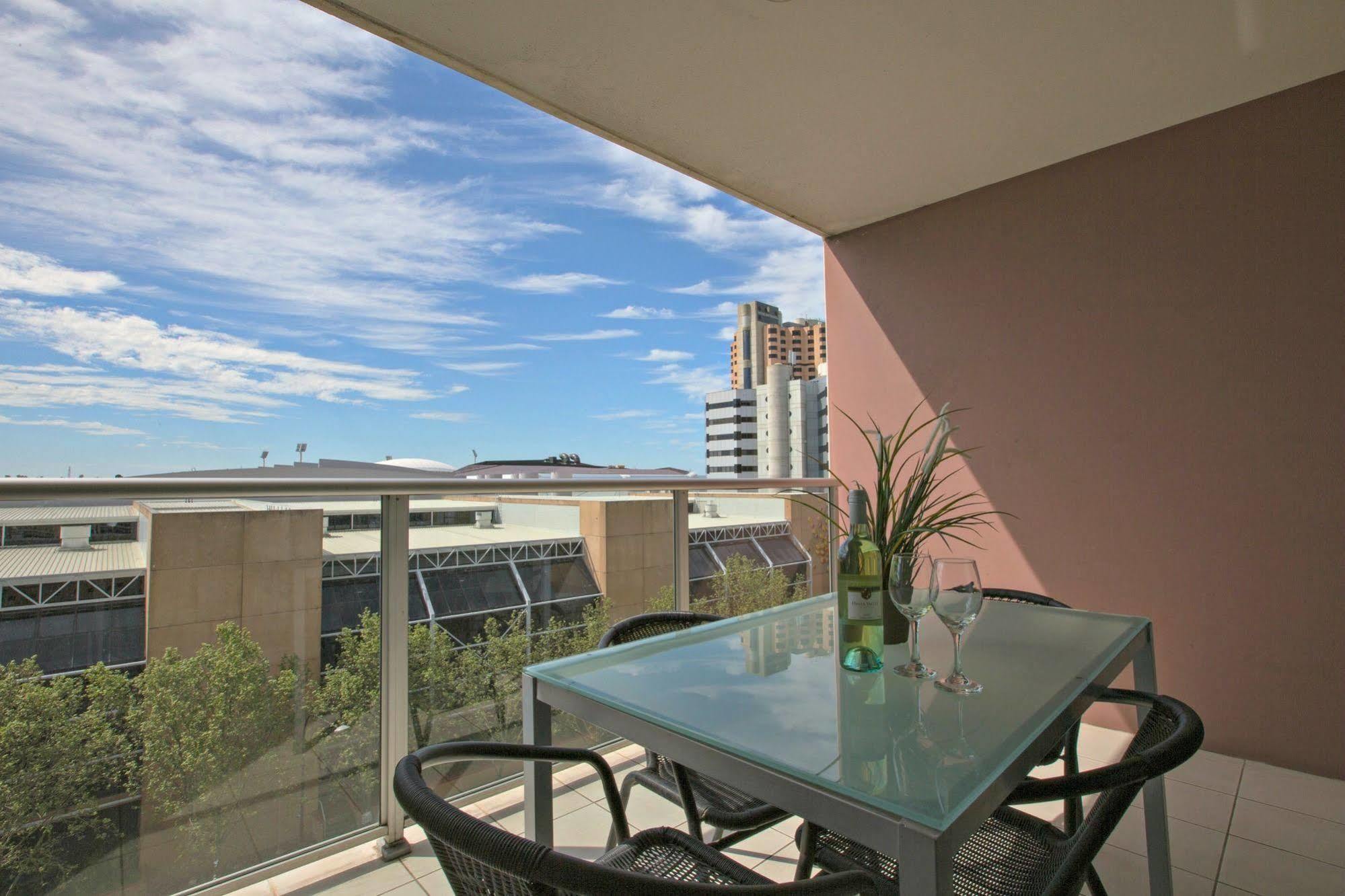 Dress Circle - North Terrace Apartment Adelaide
