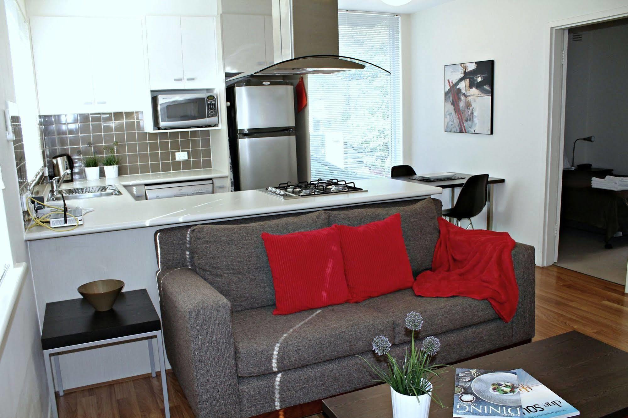 Dress Circle - Childers Street 4*