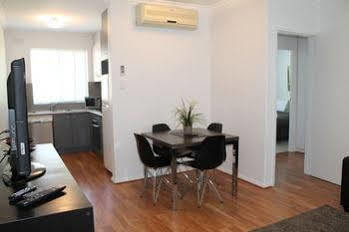 Aparthotel Dress Circle - Childers Street 4*