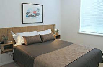 Dress Circle - Childers Street Aparthotel