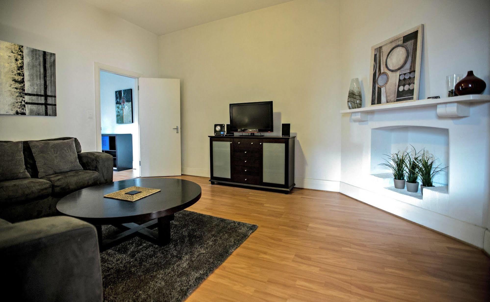 Apartment Dress Circle *