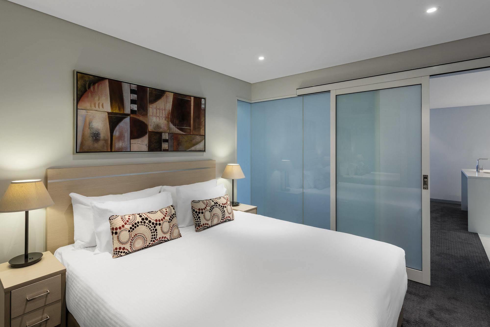 Oaks Horizons Aparthotel Adelaide