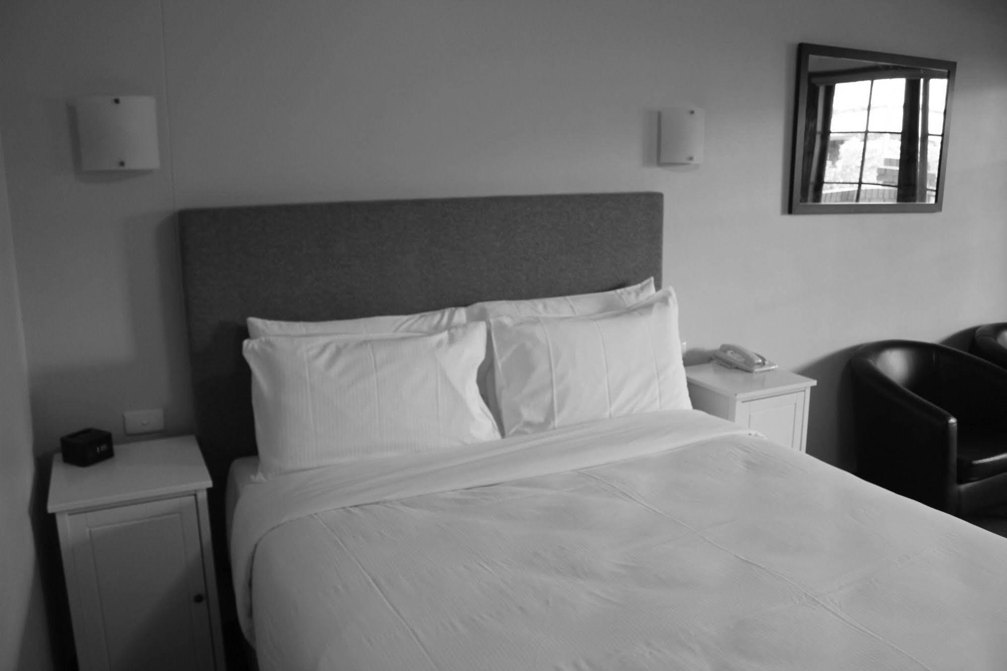 Hotel Adelaide Inn Adelaide